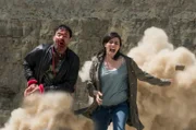 Kira Dorn (Nora Tschirner) und Fritte (Andreas Döhler) fliehen vor der Explosion.