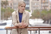 Laura (Sophie Rundle) bringen einige Dinge schwer ins Grübeln, denn sie hat es gerade mit zwei schweren Verbrechen zu tun.