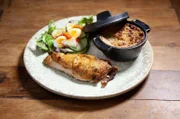 Sandras Hauptspeise: Hähnchenbrust vom Grill mit Deppeköchelche und Sommersalat
