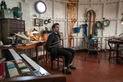 Hinnerk (Oliver Wnuk) ist den drei cleveren Senioren auf ihrer Flucht ins Netz gegangen und befindet sich in misslicher Lage: Hilflos sitzt er im Zimmer eines Sylter Leuchtturmes an einen Stuhl gefesselt und hofft darauf, von Ina und Sievers befreit zu werden.