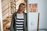 Als herauskommt, dass ihr Ehemann eine Affäre hatte, gerät Maike Funke (Anna Scholten) ins Visier der Ermittler. Wollte der Tote sie verlassen und drohte ihr, neben ihrem Partner auch die Spedition zu verlieren?