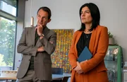 Mina Amiri (Jasmin Tabatabai) und Oliver Radek (Hans-Werner Meyer) sind skeptisch: War das Verhältnis des verschwundenen Tim Eifler zu seiner Schwester Celina tatsächlich so harmonisch?