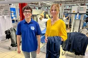 Wir wird Outdoorkleidung richtig gepflegt? Wie bleibt sie lange wasserdicht? Reporterin Hendrike Brenninkmeyer lässt es sich in einer Reinigung zeigen.