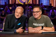 Rateteam-Kapitän Elton (r.) und der Schauspieler Leonard Lansink (l.) bilden ein Rateteam.