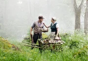 Die Eltern Holgersson (Hinnerk Schönemann, Stephanie Japp) machen sich Sorgen, weil ihr Sohn Nils verschwunden ist.
