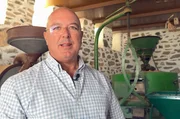 Koch Nelson Pérez bereitet in Agüimes, im Südosten Gran Canarias, sein berühmtes Gofio Escaldado zu.