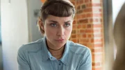 Katja Larsen (Jaëla Probst), die Ronny am Morgen tot entdeckt hat, bemüht sich überaus, ihre beste Freundin Vanessa zu trösten. Vanessa wird zunehmend misstrauischer: Verschweigt Katja ihr etwas?