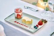Laras Dessert: Erdbeer-Butterkeks-Dessert mit Zitronen-Joghurt-Parfait