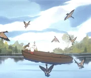 Per-Ola treiben im lecken Kahn auf dem See. Die Wildgaense muessen helfen.