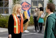 Beverly Goldberg (Wendi McLendon.Covey, l.); Adam Goldberg (Sean Giambrone, r.)