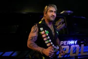 Kumail Nanjiani als Joseph 'Gator Joe' Pilson
