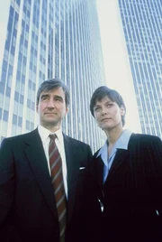 Law & Order Season 07 Carey Lowell, Sam Waterston