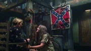 Audrey Tindall (Sarah Paulson, l.); Mama Polk (Robin Weigert, r.)