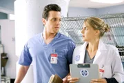 Michael Mosley (Drew Suffin), Eliza Coupe (Dr. Denise Mahoney).