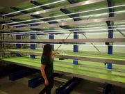 Im Labor bei der Fischfutterherstellung während Servus TVs "TM Wissen" in Friedersbach am 03.06.2025.