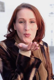 Nicole R. Beutler (Fanny Hofer).