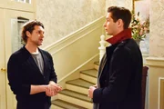 Deniz (Igor Dolgatschew, r.) stellt Niclas (Ron Holzschuh) selbstbewusst eine Bedingung.