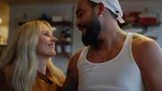 Schäferstündchen mit dem Bäcker: Helena Af Sandeberg als Malou, Teddy Vidal als Leo Schäferstündchen mit dem Bäcker: Helena Af Sandeberg als Malou, Teddy Vidal als Leo