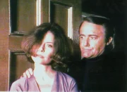 Charles Clay (Robert Vaughn) und seine Frau Joanna (Diane Baker) erfahren von Lt. Columbo, dass ihr Vater, der Schiffsbauingenieur Otis Swanson, ertrunken aufgefunden wurde.