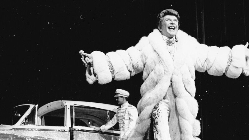 Look Me Over - Liberace