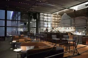 In Oslo überblickt die „Summit Bar“ von dem weltbekannten Architekturbüro Snøhetta die Stadt am Fjord.