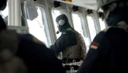 In der Ostsee sind die Spannungen zwischen NATO und Russland größer geworden. Auf dem deutschen Kriegsschiff Mosel üben Soldaten für den Ernstfall.
