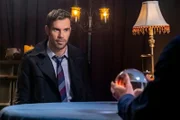 Jake Killian (Stephen Huszar) rollt einen alten fall nochmal auf.