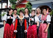 Legende: Christa Krähenbühl, Rita Kaufmann, Nina Padrun, Christa Strub, Sonja Schilt, Béatrice Meier, Theresia Hollenstein.