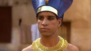 Pharao Ramses II. (Abdeljalil Joudi) regierte rund 66 Jahre von 1279 bis 1213 v. Chr. und ist damit eines der am längsten amtierenden Staatsoberhäupter der Welt. Unter seiner Herrschaft wurden in Heliopolis mehrere große Tempel errichtet.