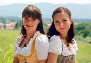 Beste Freundinnen: Katharina (Henriette Richter-Röhl, re.) und Elena (Ina Paule Klink).