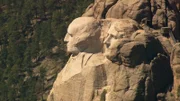 Ikonisches Wahrzeichen in den Black Hills: Die Präsidentenköpfe am Mount Rushmore sind weit über South Dakotas Grenzen bekannt.