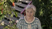 Oma ist erstaunt, was Mara schon alles kann.