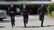 Station 19 Staffel 5 Folge 17 Werden zu einem Notfall gerufen: Carlos Miranda als Theo Ruiz, Barrett Doss als Victoria Hughes, Ritesh Rajan als Clarke Wright