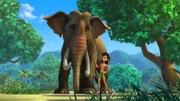 Mogli bedankt sich bei Hathi für seine Rettung.