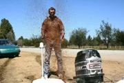 Mikes (Neil Flynn) und Axls Angeltrip endet im Desaster ...