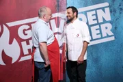 V.l.: Kochcoach Christian Lohse, Steffen Henssler (r.)