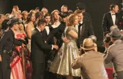 BONES: In an episode that reimagines the Jeffersonian and FBI teams in 1950s Hollywood, Brennan plays an LAPD detective, and Booth is a notorious jewel thief who is far more than he seems to be. When Booth is framed for a murder, he and Brennan team up to clear his name and find the killer in the "The 200th in the 10th" 200th episode of BONES airing Thursday, Dec. 11 (8:00-9:00 PM ET/PT) on FOX. Pictured L-R: Emily Deschanel and David Boreanaz. ©2014 Fox Broadcasting Co. Cr: Patrick McElhenney/FOX, Kości 10, Bones 10,