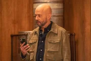 Jim Kearney (Jon Cryer)