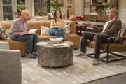 (v.l.n.r.) Jim Kearney (Jon Cryer); Julia Mariano (Abigail Spencer); Trey Taylor (Donald Faison)