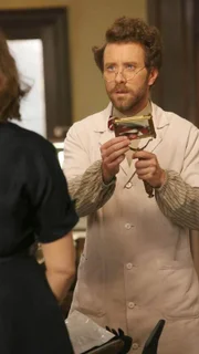 Zeitreise in die 50er Jahre: Der Archäologe Professor Hodgins (TJ Thyne) unterstützt Bones und Booth bei ihren Mordermittlungen.
