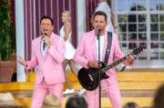 Das Duo Fantasy verspricht einen fantastischen Sound bei "Immer wieder sonntags", der beliebten Unterhaltungsshow – live übertragen aus dem Europapark in Rust.