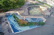 Der multifunktionale Watersquare ist ein gern besuchter Freizeitplatz und gleichzeitig ein wichtiges Regenwasser-Auffangbecken im Herzen Rotterdams.