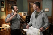 Special Agent Mike Franks (Kyle Schmid, l.); Special Agent Leroy Jethro Gibbs (Austin Stowell, r.)