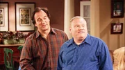 L-R: Jim (Jim Belushi) und Andy (Larry Joe Campbell)