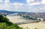 Budapest – Hauptstadt und kulturelles Zentrum Ungarns. Und nach Wien die zweitgrößte Stadt an der Donau.