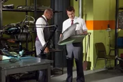 Michael Marx (gespielt von Mark Lutz) untersucht jedes einzelne Wrackteil sorgfältig. Dabei stößt er auf einen Teil des Triebwerks, das sich beim Start vom Flughafen O'Hare in Chicago vom Flugzeug getrennt hat. Er konsultiert einen leitenden NTSB-Ermittler (gespielt von Jim Codrington), um herauszufinden, ob es sich um einen Hinweis handelt, der dazu beitragen kann, die Ursache für den Absturz des Triebwerks der DC-10 am 25. Mai 1979 zu ermitteln, bei dem 271 Menschen an Bord und zwei Menschen am Boden ums Leben kamen.