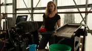 Emily Riedel in der Aufräumhütte.