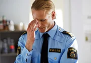 Polizeichef Christer Bure (Jonas Malmsjö) steckt mit der Drogenmafia unter einer Decke.