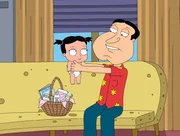 Quagmire hat vor seiner Haustür einen Korb mit einem kleinen Baby gefunden. Wie sich herausstellt, ist dies ein Kind von Quagmire und die Mutter hat es ihm als kleines "Geschenk" vor die Tür gestellt.