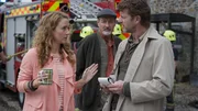 L-R: Sarah (Wanda Perdelwitz), Albert (René Schoenenberger), Inspektor Stone (Matt Andrews).